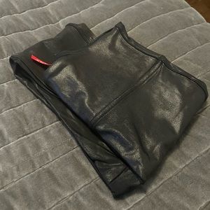 Spanx Faux Leather Leggings in Small • Worn Once EUC